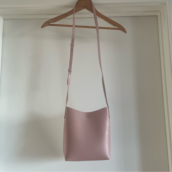 Anthropologie Samara Medium Shoulder Crossbody Bucket Bag/Purse Pink Vegan - Picture 2 of 3